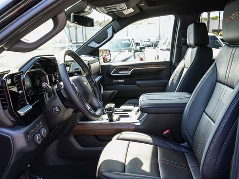 New 2026 Chevrolet Silverado 1500 High Country AWD/4WD image 17