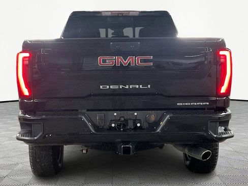 Used 2024 GMC Sierra 2500 Denali image 6