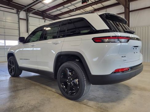 New 2025 Jeep Grand Cherokee Altitude AWD/4WD image 3