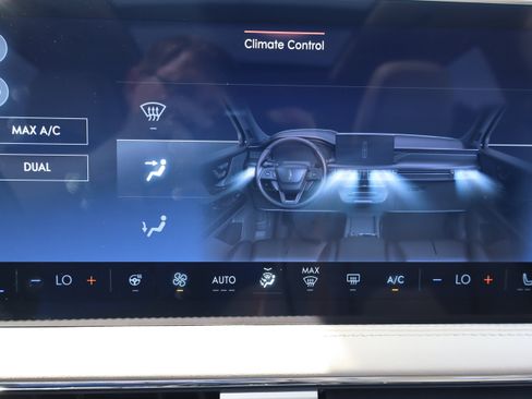 Used 2025 Lincoln Corsair Reserve FWD image 22