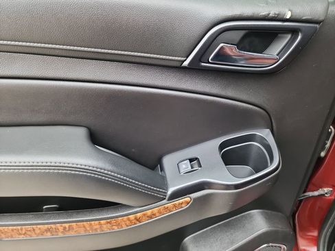 Used 2020 Chevrolet Suburban Premier w/ Premier Plus Edition image 39