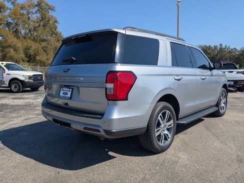 Certified 2022 Ford Expedition XLT image 5