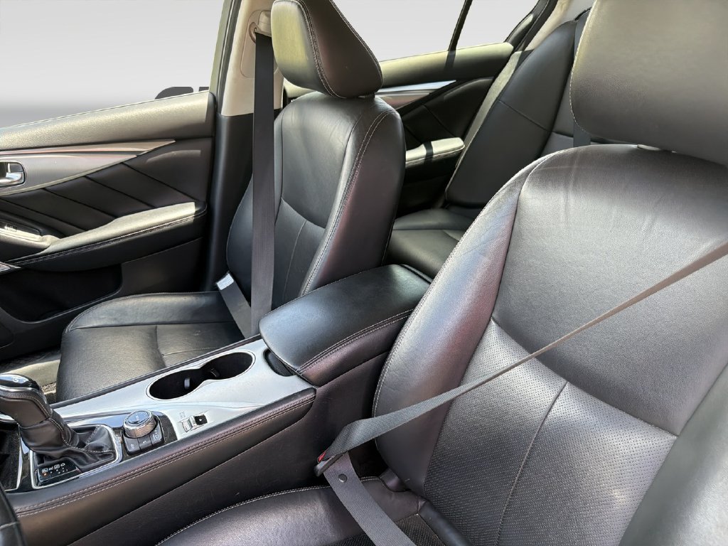 Used 2021 INFINITI Q50 Luxe w/ Seat & Sound Package AWD/4WD image 7