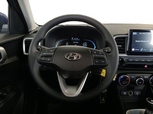 New 2025 Hyundai Venue SEL image 24