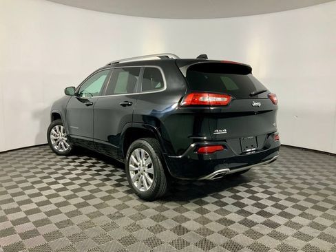 Used 2018 Jeep Cherokee Overland w/ Technology Group AWD/4WD image 9