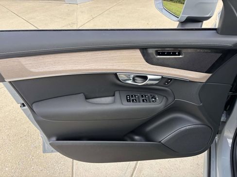 New 2026 Volvo XC90 B6 Plus w/ Protection Package Premier AWD/4WD image 11