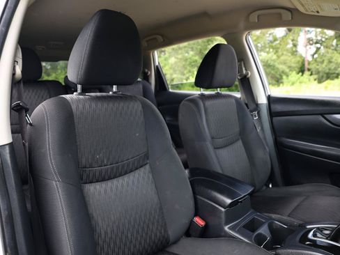 Used 2017 Nissan Rogue S w/ S Appearance Package FWD image 16