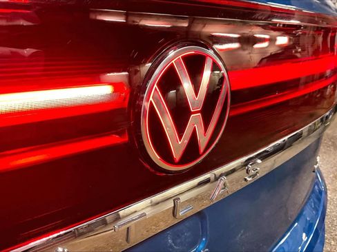 Used 2025 Volkswagen Atlas Cross Sport SE image 29