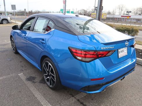 Certified 2025 Nissan Sentra SR FWD image 9