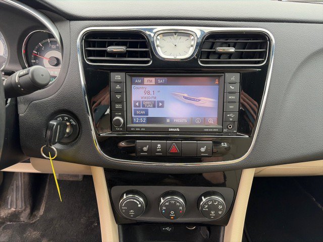 Used 2013 Chrysler 200 Limited FWD image 16
