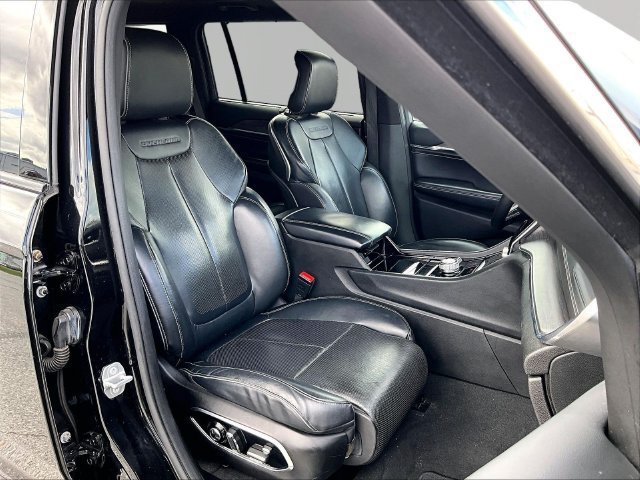 Used 2021 Jeep Grand Cherokee L Overland w/ Luxury Tech Group IV AWD/4WD image 11