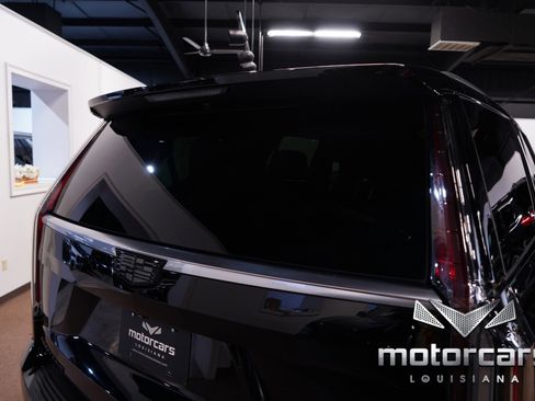 Used 2021 Cadillac Escalade Luxury image 16