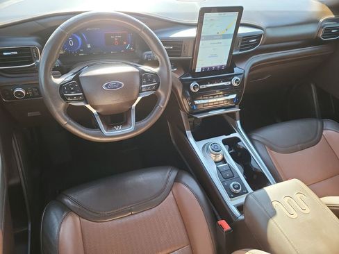 Used 2022 Ford Explorer King Ranch w/ Premium Technology Package image 21