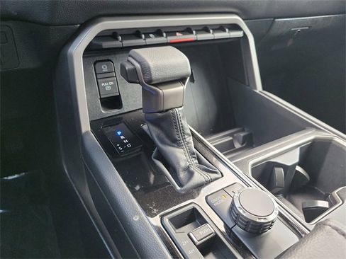 Used 2024 Toyota Tundra Limited image 20