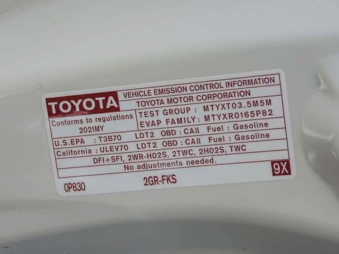 Used 2021 Toyota Highlander XLE image 27