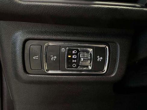 Used 2022 Lincoln Corsair Standard w/ Equipment Group 101A image 18