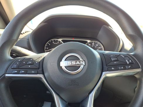 Used 2025 Nissan Sentra SV FWD image 24