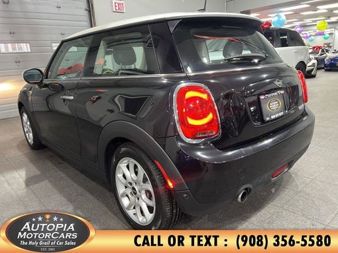 Used 2019 MINI Cooper 2-Door Hardtop w/ Storage Package image 39