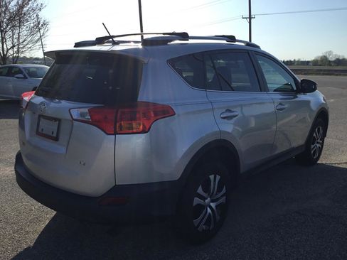 Used 2013 Toyota RAV4 LE image 6