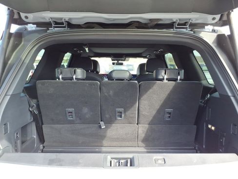 Used 2025 Lincoln Navigator Reserve w/ Jet Appearance Package image 10