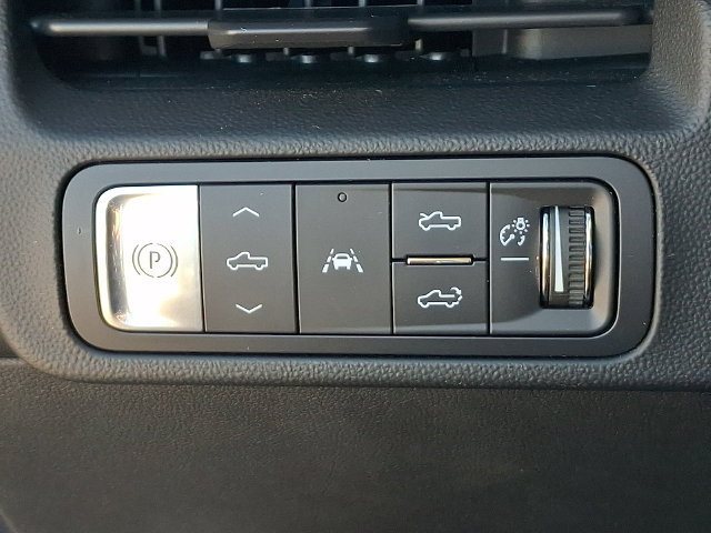 Used 2026 GMC Sierra EV Denali AWD/4WD image 9