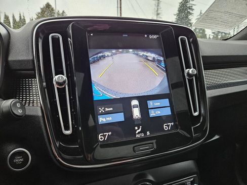 Used 2020 Volvo XC40 T5 R-Design image 25