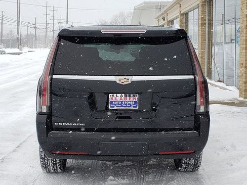 Used 2017 Cadillac Escalade 4WD image 4
