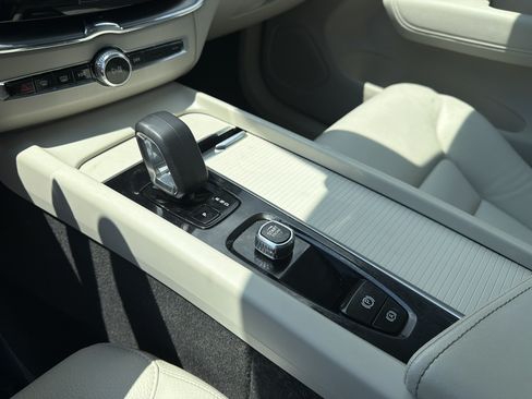 Certified 2023 Volvo XC60 B5 Core w/ Climate Package AWD/4WD image 26