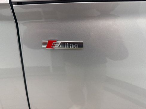 Used 2023 Audi Q5 2.0T Premium w/ Convenience Package image 16