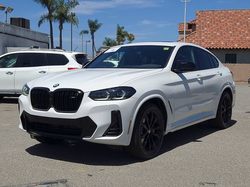 Certified 2024 BMW X4 M40i w/ Premium Package AWD/4WD image 3