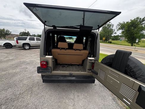 Used 2006 Jeep Wrangler X AWD/4WD image 12