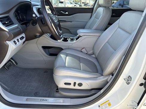 Used 2022 GMC Acadia SLT w/ Technology Package image 19