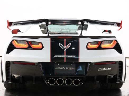 Used 2016 Chevrolet Corvette Z06 w/ 3LZ Preferred Equipment Group RWD image 61