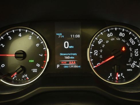 Used 2021 Toyota RAV4 XLE Premium image 14