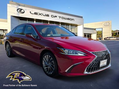 Used 2025 Lexus ES 300h w/ Technology Package