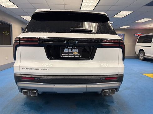 New 2026 Chevrolet Traverse LT image 7