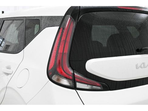 Used 2025 Kia Soul LX image 23