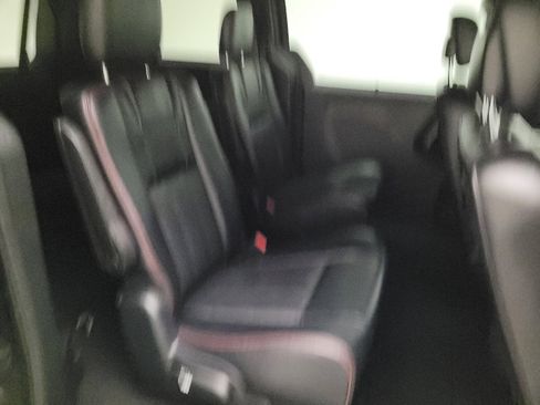 Used 2019 Dodge Grand Caravan GT FWD image 19