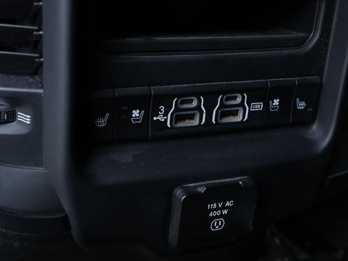 Used 2019 RAM 1500 Limited image 16