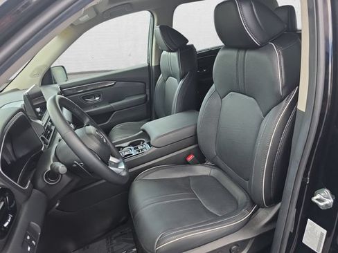 Used 2025 Honda Pilot Elite image 17