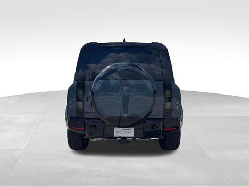 New 2026 Land Rover Defender 110 X-Dynamic SE AWD/4WD image 8