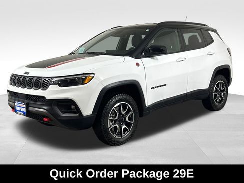 Used 2024 Jeep Compass Trailhawk w/ Trailhawk Elite Group AWD/4WD image 6