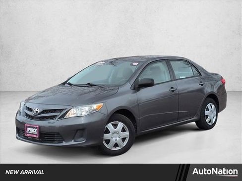 Used 2011 Toyota Corolla LE image 1
