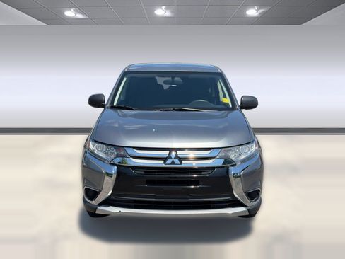 Used 2018 Mitsubishi Outlander ES AWD/4WD image 6