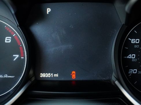 Used 2022 Alfa Romeo Stelvio Sprint image 17