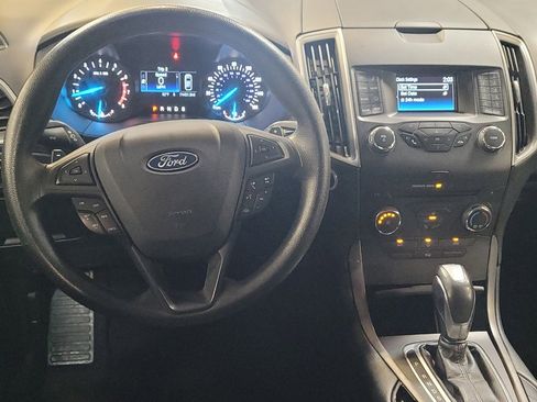 Used 2018 Ford Edge SE image 22