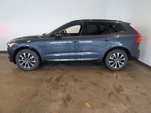 Used 2025 Volvo XC60 B5 Core w/ Protection Package Premier image 3