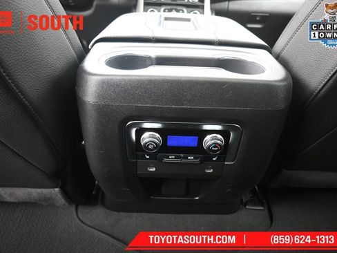 Used 2024 GMC Yukon Denali AWD/4WD image 30