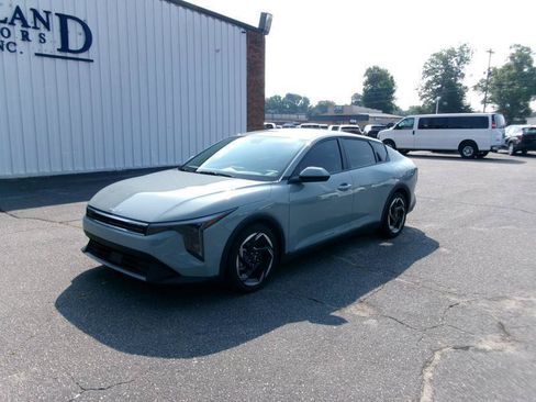 Used 2025 Kia K4 EX FWD image 2