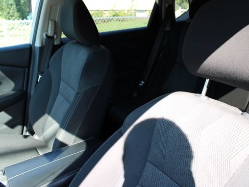 Used 2024 Nissan Rogue SV FWD image 9